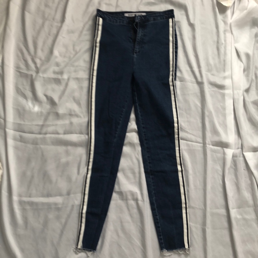 blue jeggings with white stripes